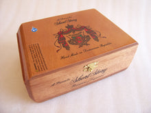 Load image into Gallery viewer, Arturo Fuente Hemingway Short Story Empty Cigar Box
