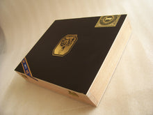 Load image into Gallery viewer, Foundation Aksum Claro Empty Cigar Box
