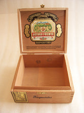 Load image into Gallery viewer, Arturo Fuente Exqusitos Maduro Empty Cigar Box
