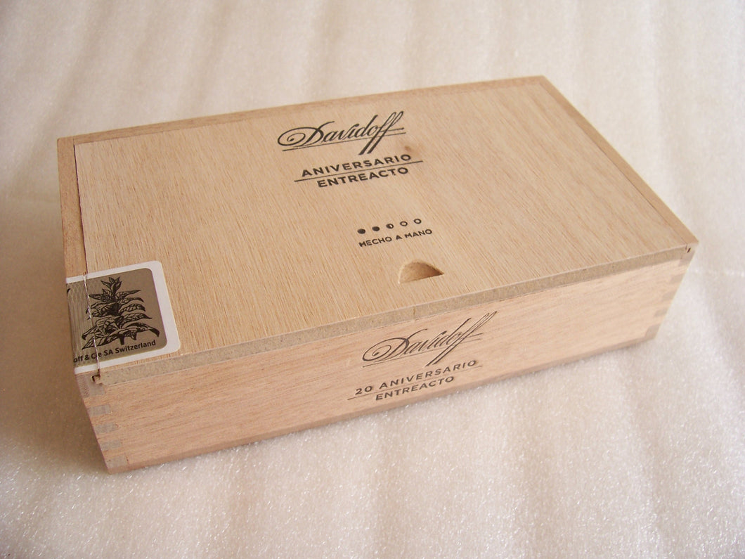 Davidoff Aniversario Entreacto Empty Cigar Box